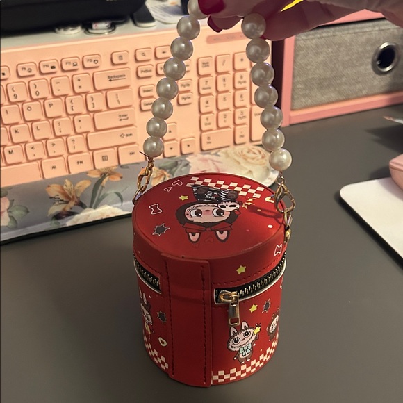 Labubu purse with lipgloss - Picture 5 of 11